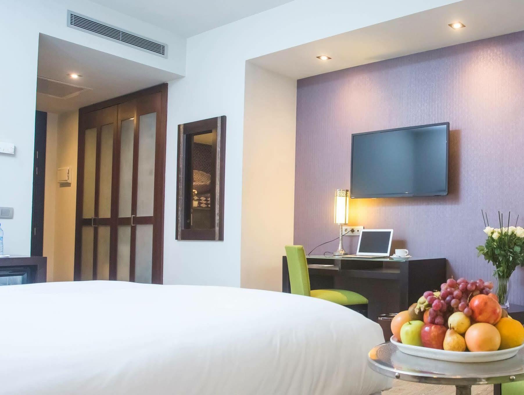 Barcelo 4*